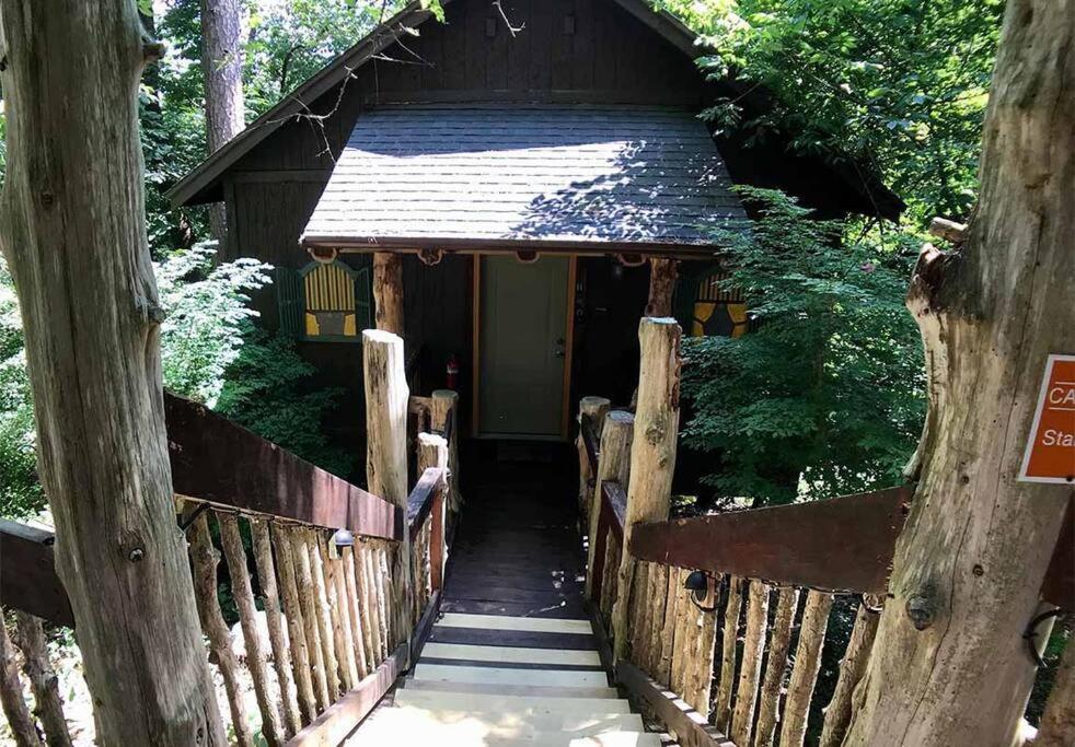 Chateau Treehouse #11 @ Oak Crest Cottages And Treehouses Eureka Springs Exterior foto